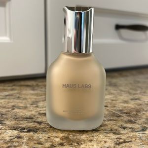 Haus Labs Triclone Skin Tech Foundation in 100 Light Neutral